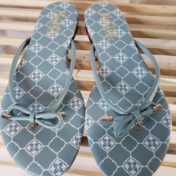 CUTE Nanette Lepore Dainty Blue Leather Bow Thong Sandals womens 8.5 Flipflops - Picture 1 of 11